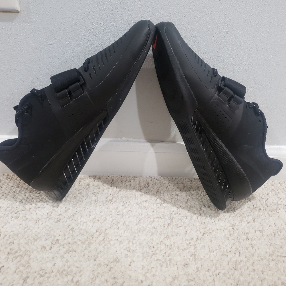 Nike Romaleos 3 'Triple Black'